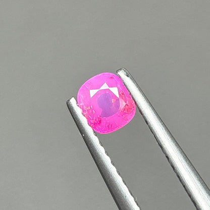 0,43ct Natural Pink Milky Sapphire Viet Nam. Cushion Shape. No Treatment Milky Sapphire Luc Yen.
