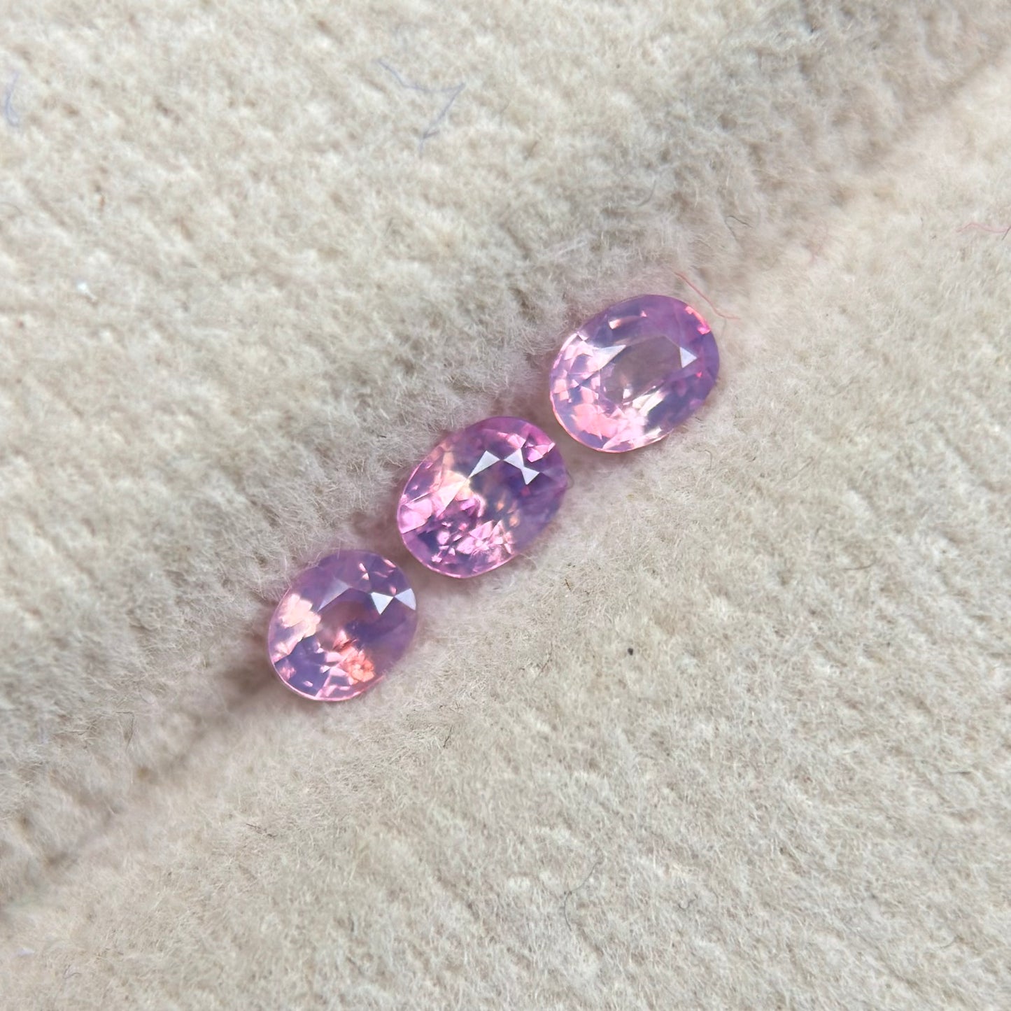 0.58 ct / 3Pcs Natural Pink  Milky Sapphire Viet Nam. Oval Shape. No treatment.