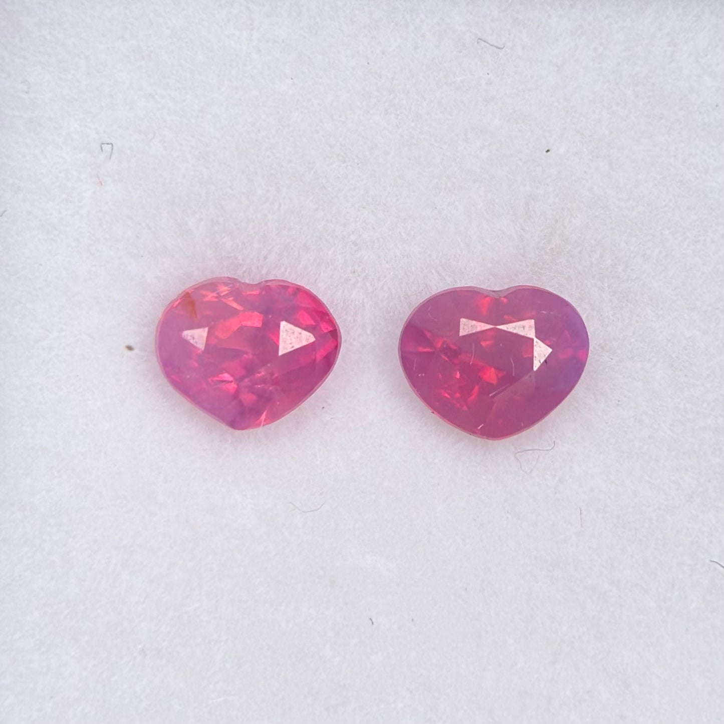 1.06ct/2Pcs Natural Pink Milky Sapphire Vietnam. Heart Shape.