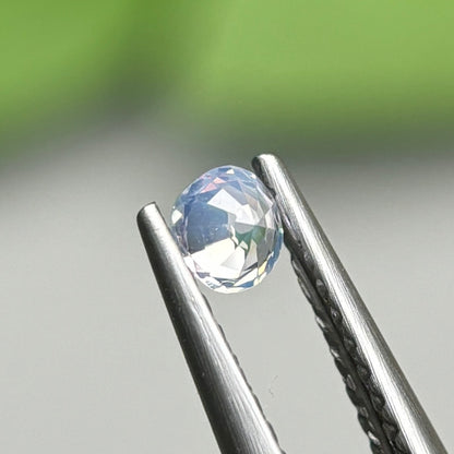 0,2ct Natural White Milky Sapphire Vietnam. Round shape. No Treatment Milky Sapphire Luc Yen.