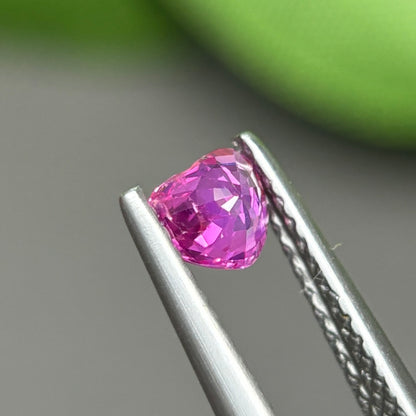 0,45ct Natural Purplish Pink Sapphire Viet Nam. Heart Shape. No Treatment Sapphire Luc Yen.