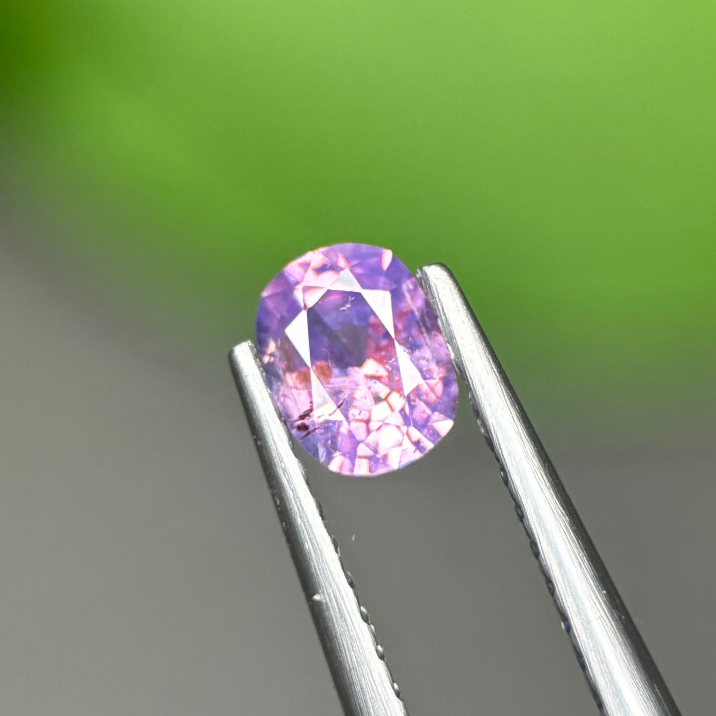 0,44ct Natural Purple Sapphire Viet Nam. Cushion Shape. No Treatment Sapphire Luc Yen.