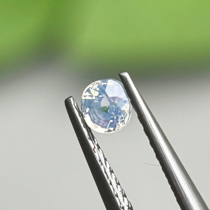 0,2ct Natural White Milky Sapphire Vietnam. Round shape. No Treatment Milky Sapphire Luc Yen.