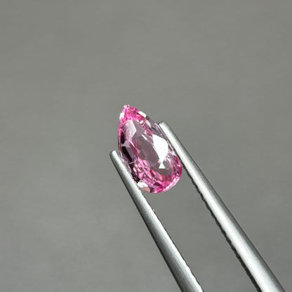 0,97ct Natural Pink Spinel Viet Nam. Pear Shape. No Treatment Spinel Luc Yen.