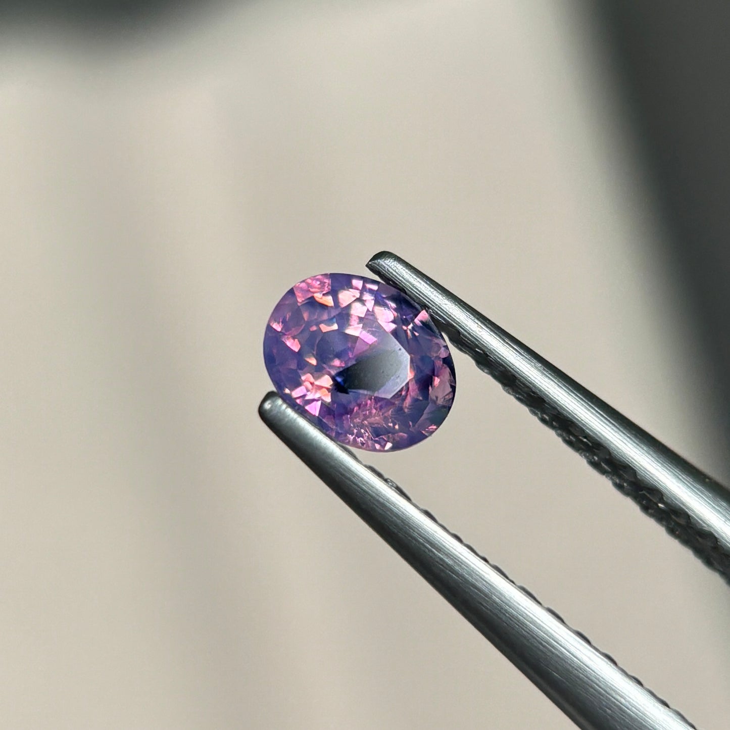 0,45ct Natural Pinkish Purple Milky Sapphire Vietnam. Oval Shape. No Treatment Milky Sapphire Luc Yen.