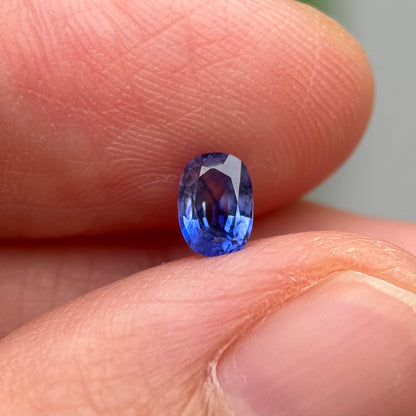 0.50 ct Natural Bicolour Blue - White Sapphire Vietnam. Cushion Shape. No Treatment.