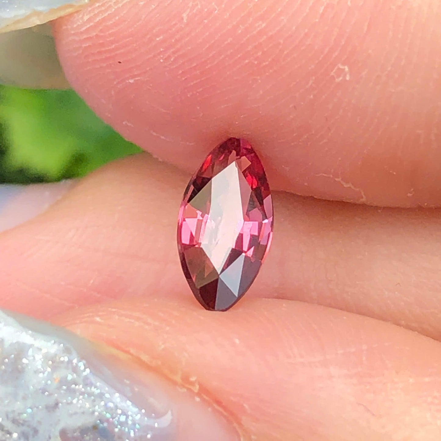 0,76ct Natural Brownish Red Spinel Vietnam. Triliant Shape. No Treatment Spinel Luc Yen.