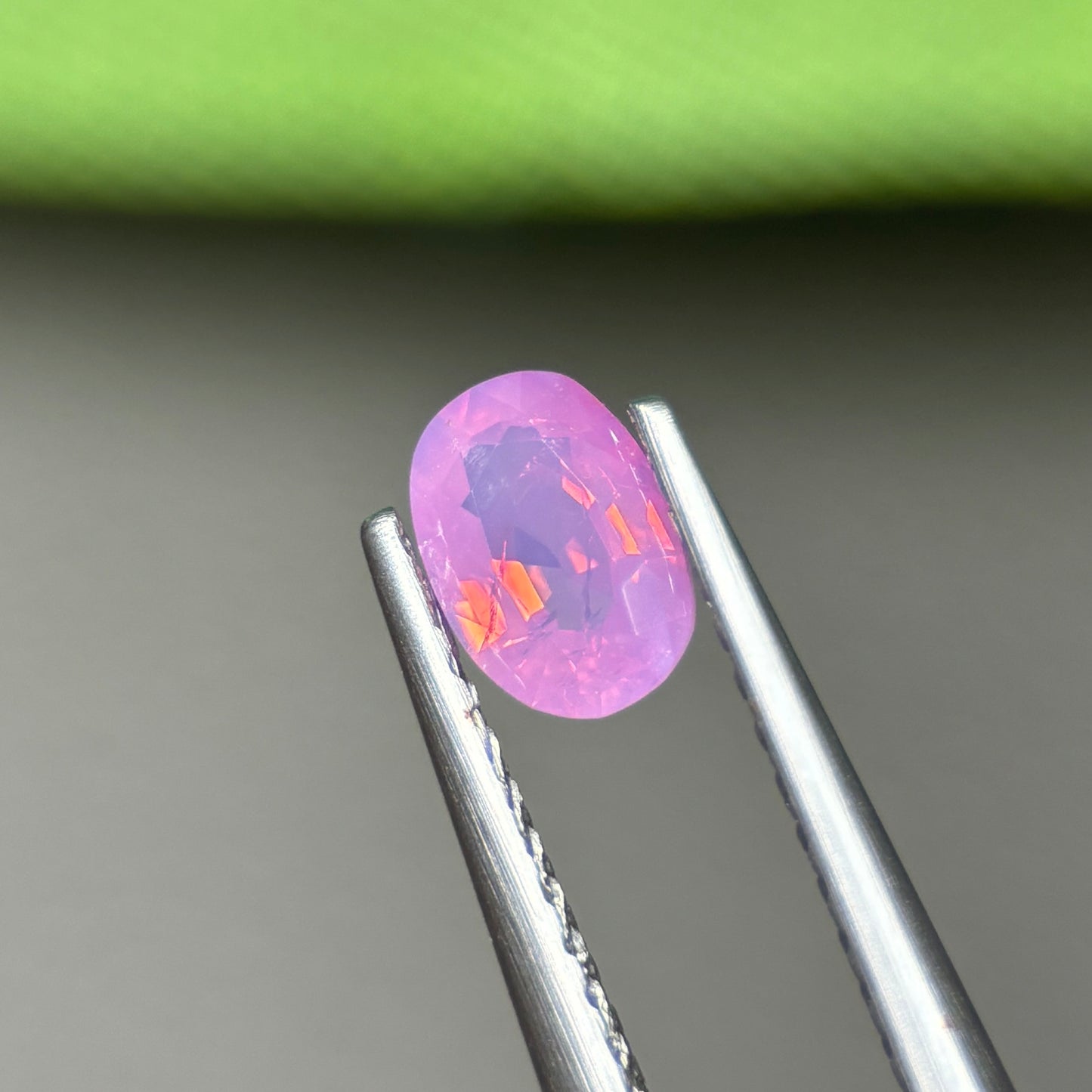 0,5ct Natural Purplish Pink Milky Sapphire Vietnam. Cushion Shape. No Treatment Milky Sapphire Luc Yen.