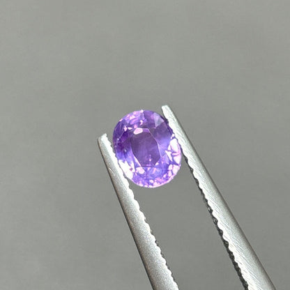 0,70ct Natural Purple Sapphire Vietnam. Cushion Shape. No Treatment Sapphire Luc Yen.