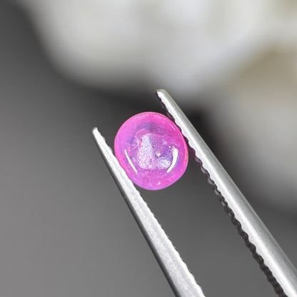 0,9ct Natural Pink Cacbochon Sapphire Viet Nam. No Treatment Sapphire Luc Yen.