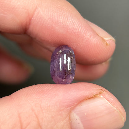 3,5ct Natural Purple Milky Cacbochon Sapphire Viet Nam. No Treatment Sapphire Luc Yen.
