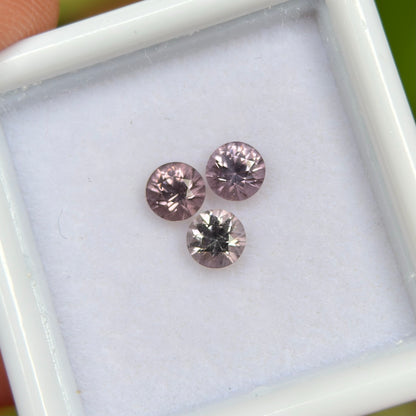 0,82 ct/ 3Pcs Natural Pink Spinel Vietnam. Round Shape.