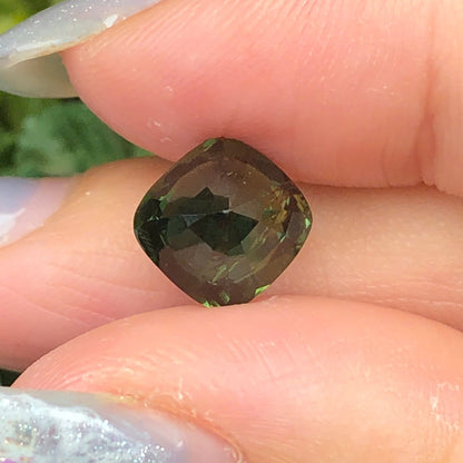 3,17ct Natural Green Sapphire Vietnam. Cushion Shape. No Treatment Sapphire Daklak.