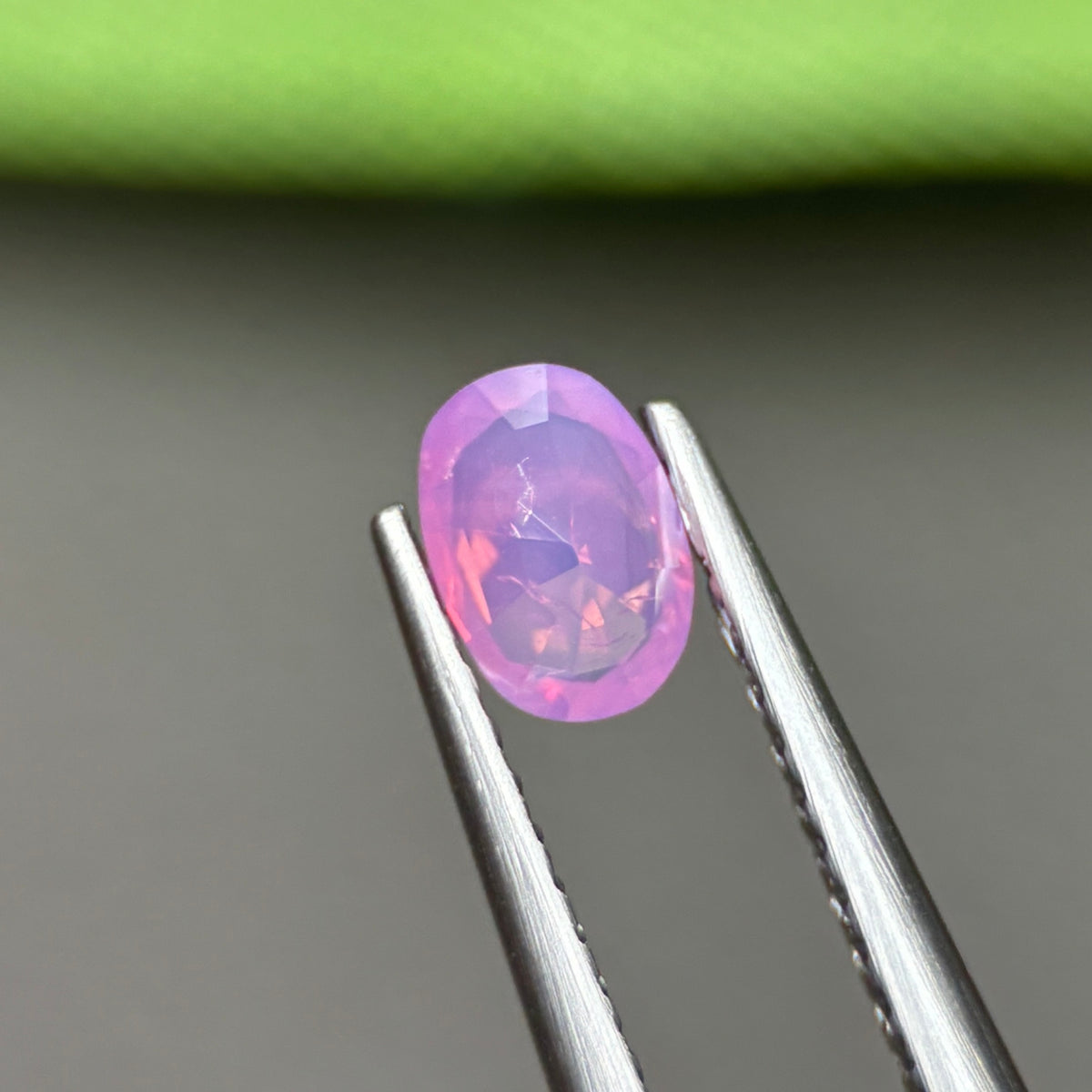 0,5ct Natural Purplish Pink Milky Sapphire Vietnam. Cushion Shape. No Treatment Milky Sapphire Luc Yen.