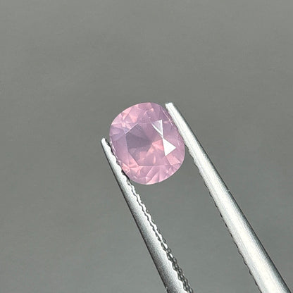 0,89ct Natural Pink Milky Sapphire Viet Nam. Cushion Shape. No Treatment Milky Sapphire Luc Yen.