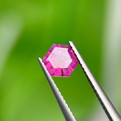 1,16ct Natural Pink Milky Sapphire Vietnam. Freeform. No Treatment Milky Sapphire Luc Yen.