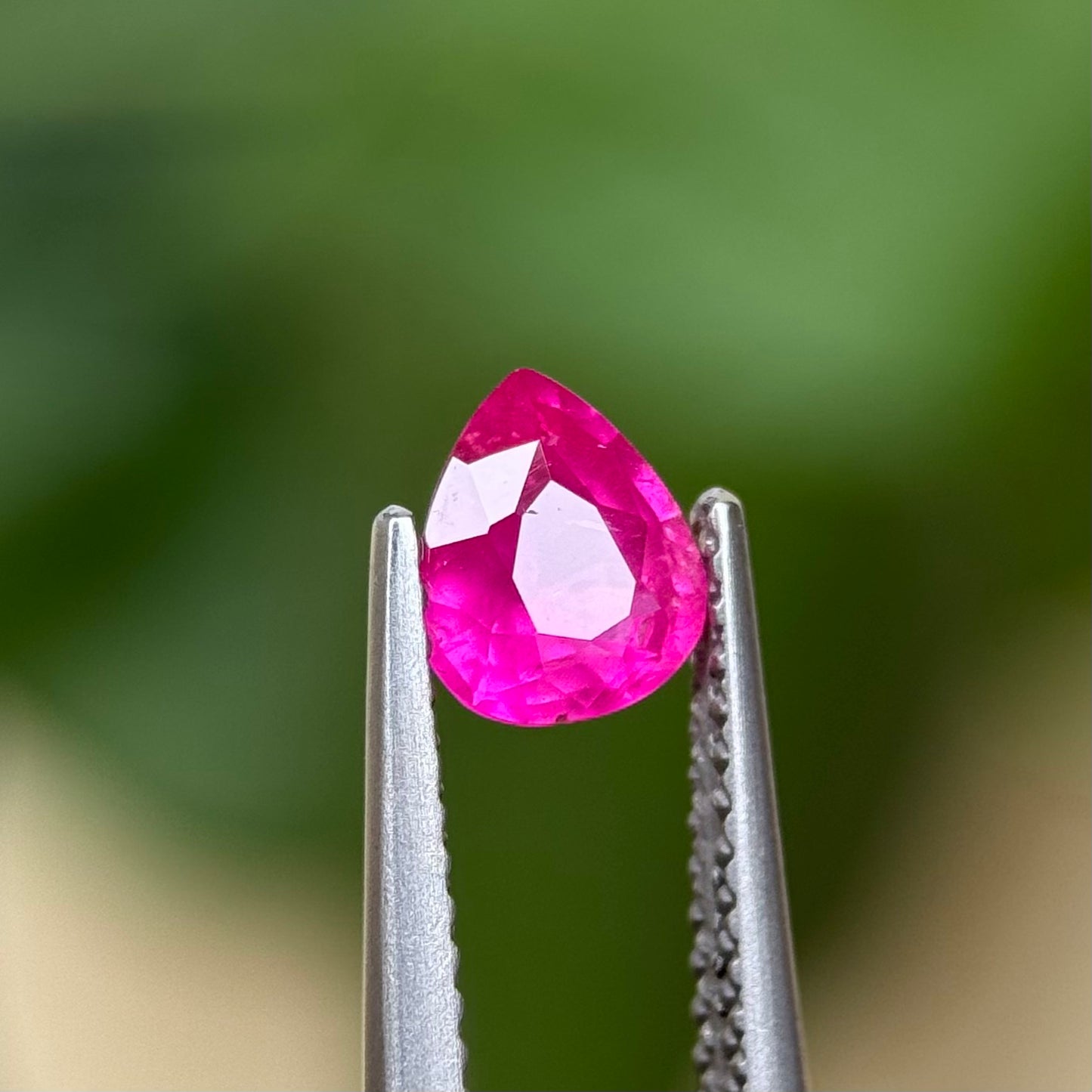 0.81 ct Natural Ruby Viet Nam. Pear Shape. No treatment.