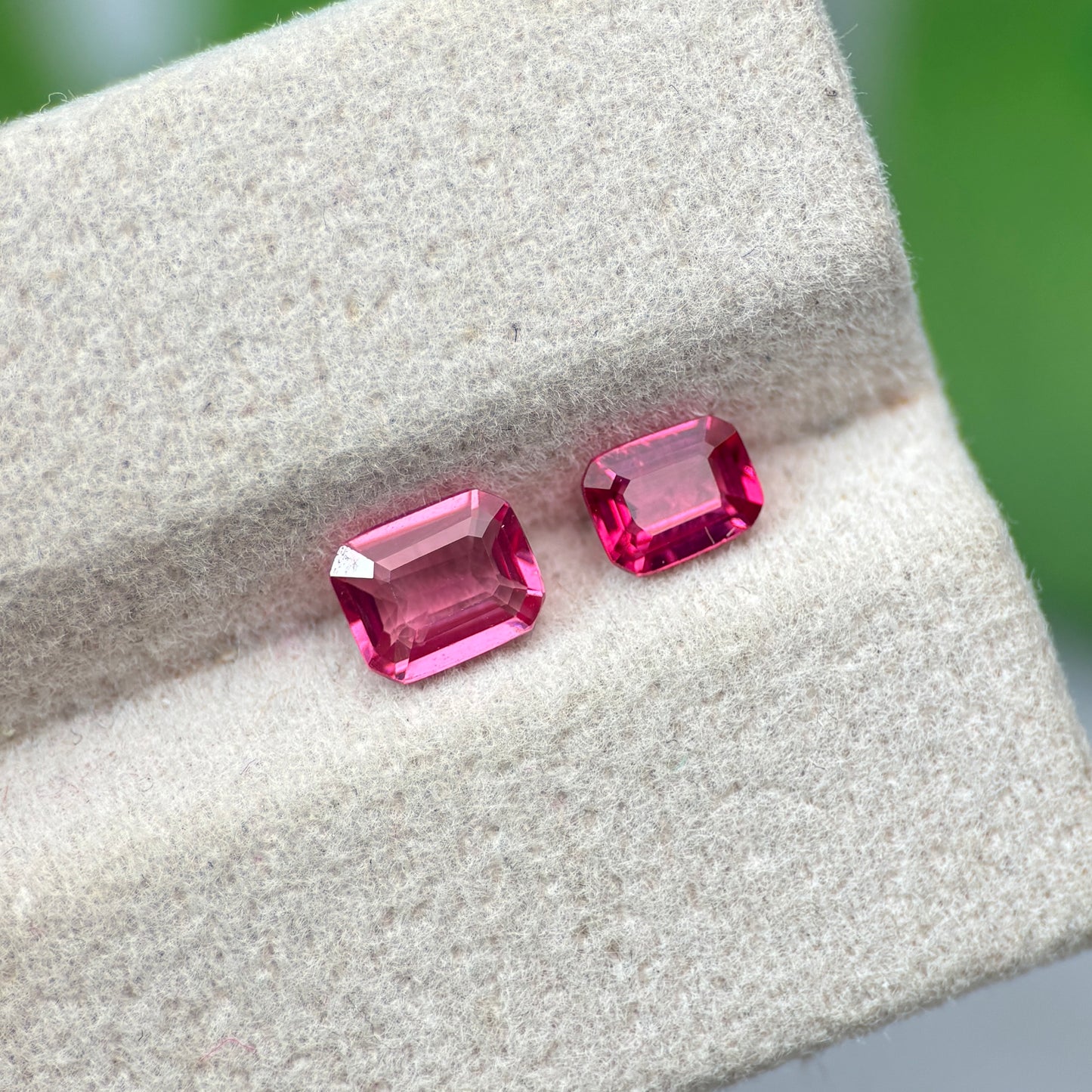 0.92 ct/ 2Pcs Natural Pink & Red Spinel Vietnam. Emerald Shape. No Treatment.