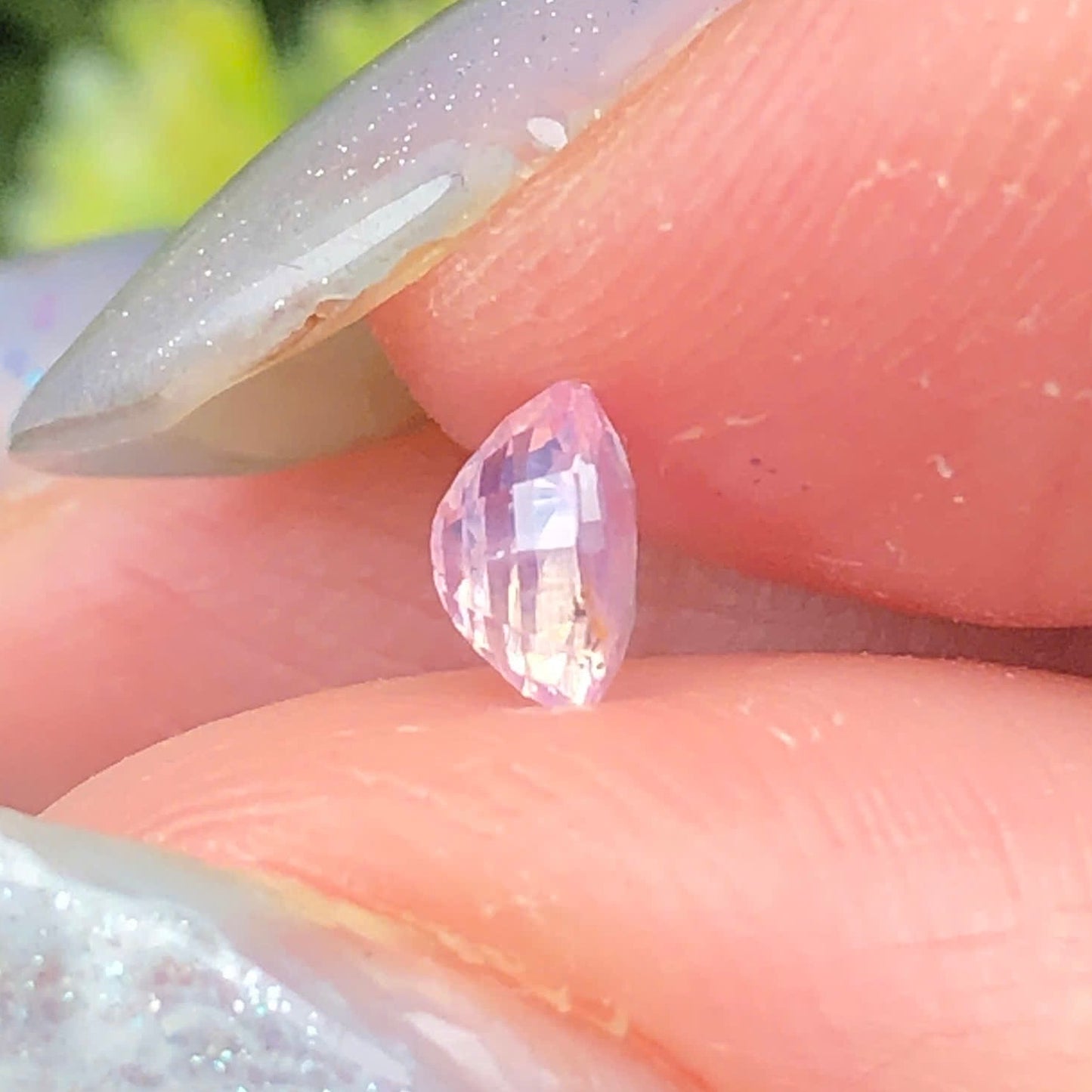 0,39ct Natural Light Pink Sapphire Vietnam. Cushion Shape. No Treatment Sapphire Luc Yen.