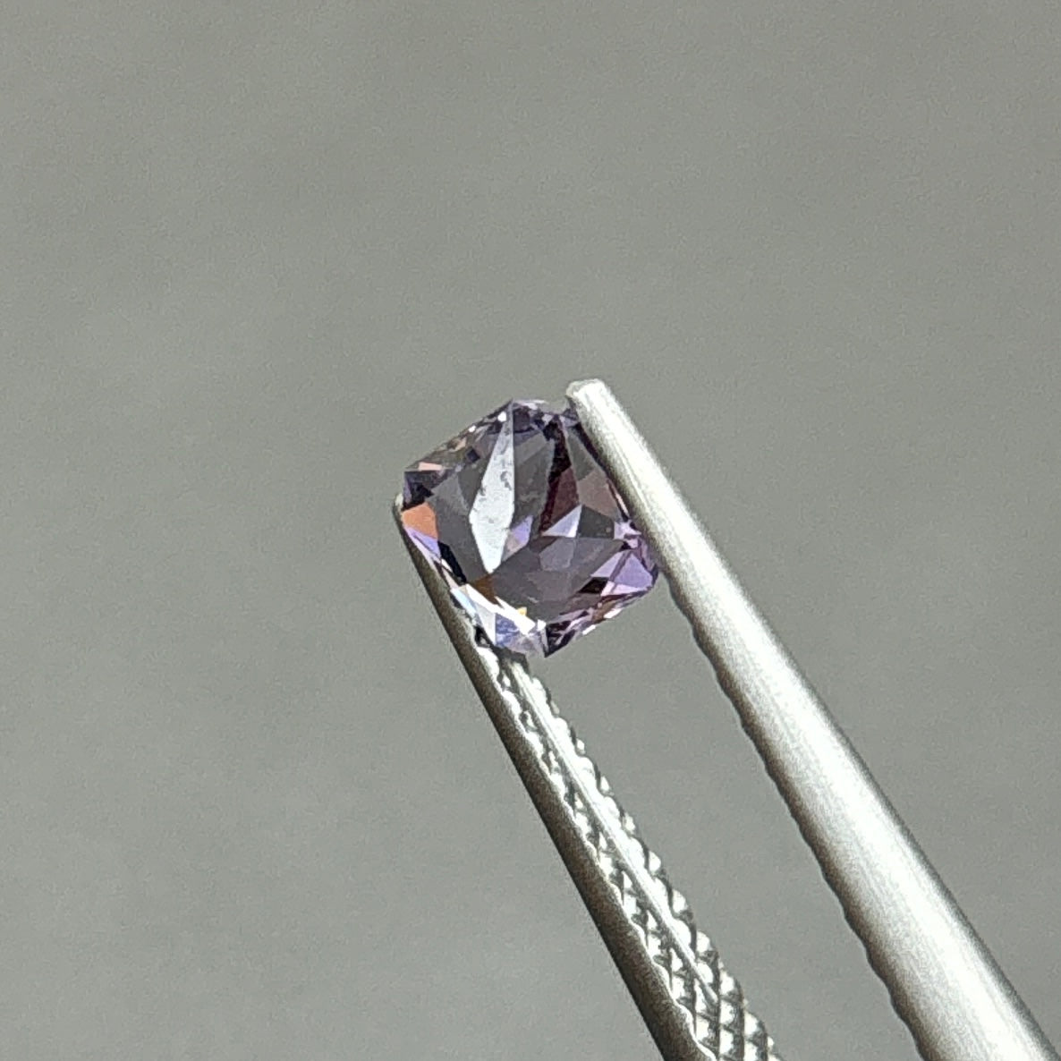 0,41ct Natural light Purple Spinel Viet Nam. Cushion Shape. No Treatment Spinel Luc Yen.