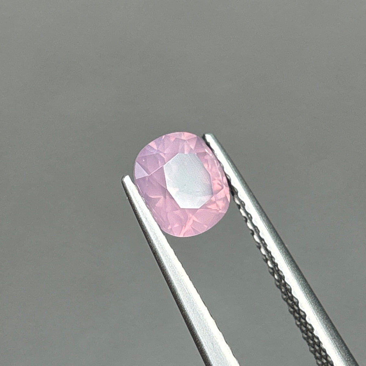 0,89ct Natural Pink Milky Sapphire Viet Nam. Cushion Shape. No Treatment Milky Sapphire Luc Yen.