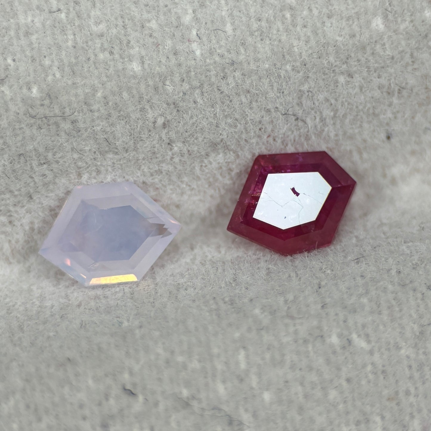0,87ct/ 2Pcs Natural Ruby & Sapphire Viet Nam. Freeform. No Treatment Ruby, Sapphire Luc Yen.