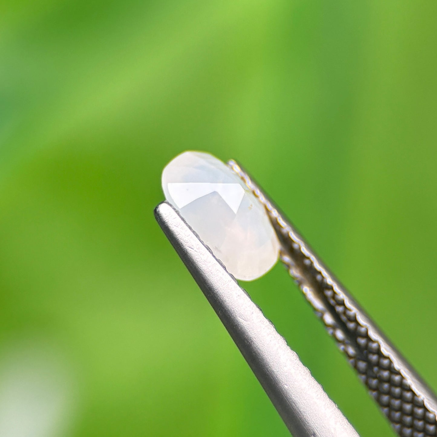 0,77ct Natural White Milky Sapphire Vietnam. Cushion Shape. No Treatment Milky Sapphire Luc Yen.