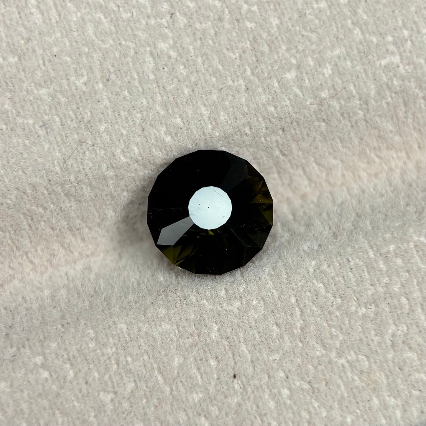 2,61ct Natural Dak Green Tourmaline Vietnam. Round Shape. No Treatment, No Heat Tourmaline Luc Yen.