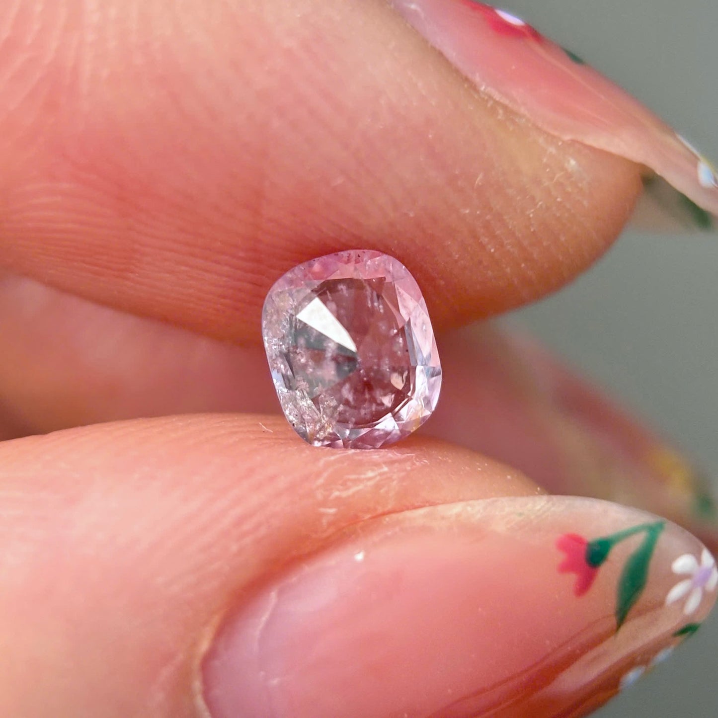 0.60ct Natural Light Purplish Pink Spinel Vietnam