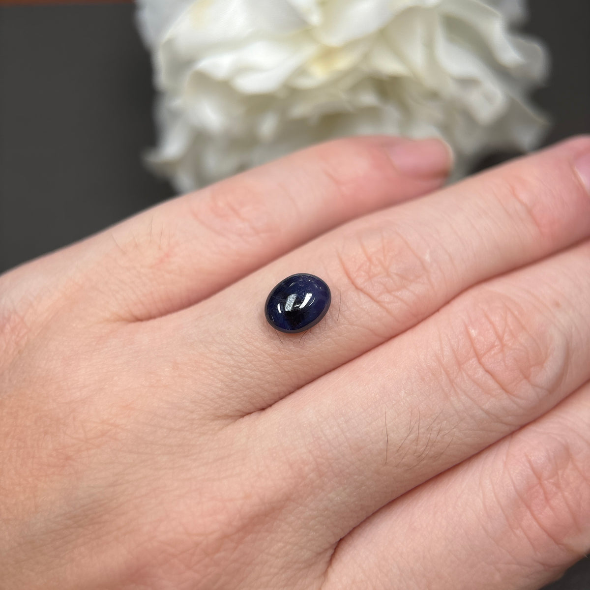 2,37ct Natural Blue Cacbochon Sapphire Viet Nam. No Treatment Sapphire Luc Yen.