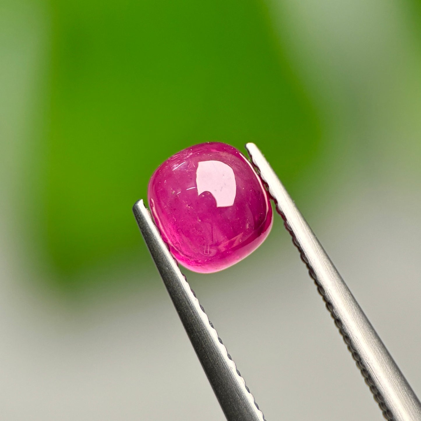 1,45ct Natural Ruby Cacbochon Viet Nam. No treatment Ruby Luc Yen.