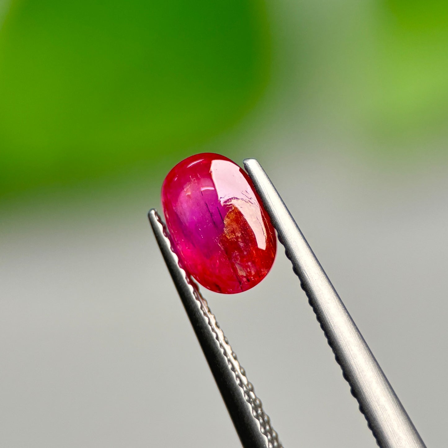 1,51ct Natural Ruby Cacbochon Viet Nam. No treatment Ruby Luc Yen.