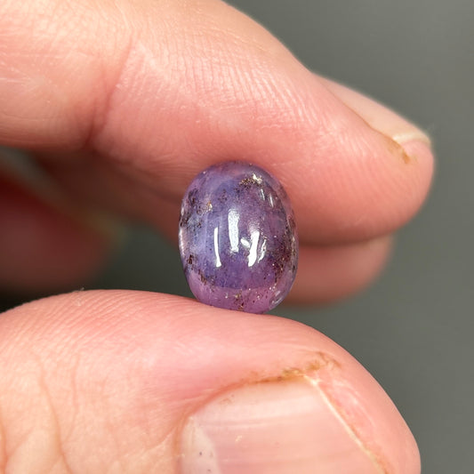 3,5ct Natural Purple Milky Cacbochon Sapphire Viet Nam. No Treatment Sapphire Luc Yen.