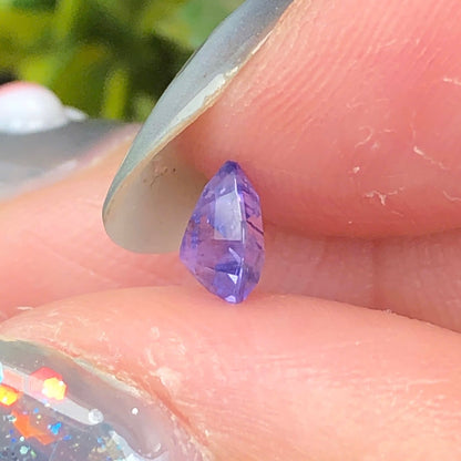 0,41ct Natural Purple Sapphire Vietnam. Pear Shape. No Treatment Sapphire Luc Yen.