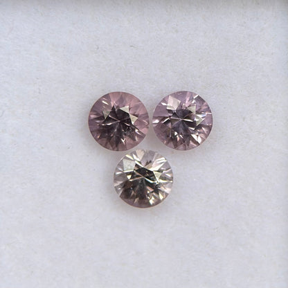 0,82 ct/ 3Pcs Natural Pink Spinel Vietnam. Round Shape.