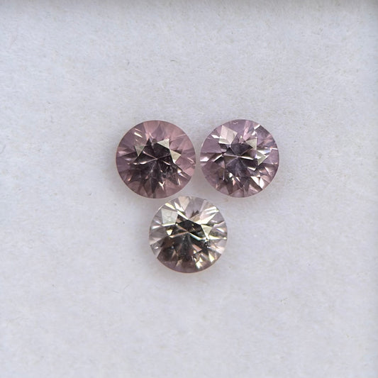 0,82 ct/ 3Pcs Natural Pink Spinel Vietnam. Round Shape.