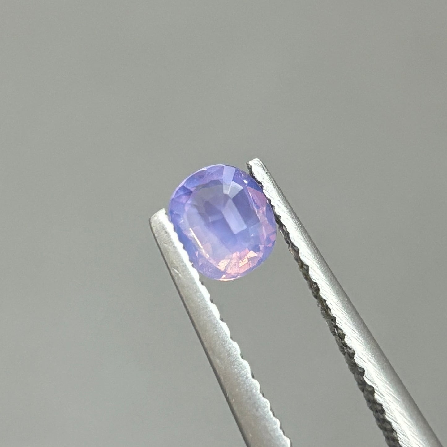 0,42ct Natural Bluish Purle Milky Sapphire Viet Nam. Cushion Shape. No Treatment Milky Sapphire Luc Yen.