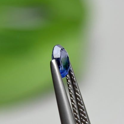 0.50 ct Natural Bicolour Blue - White Sapphire Vietnam. Cushion Shape. No Treatment.