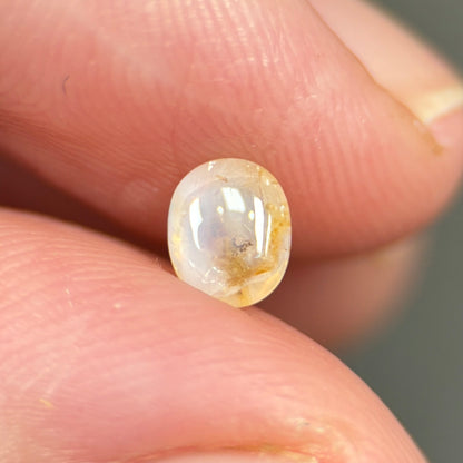 0,75ct Natural Yellowish White Cacbochon Sapphire Viet Nam. No Treatment Sapphire Luc Yen.