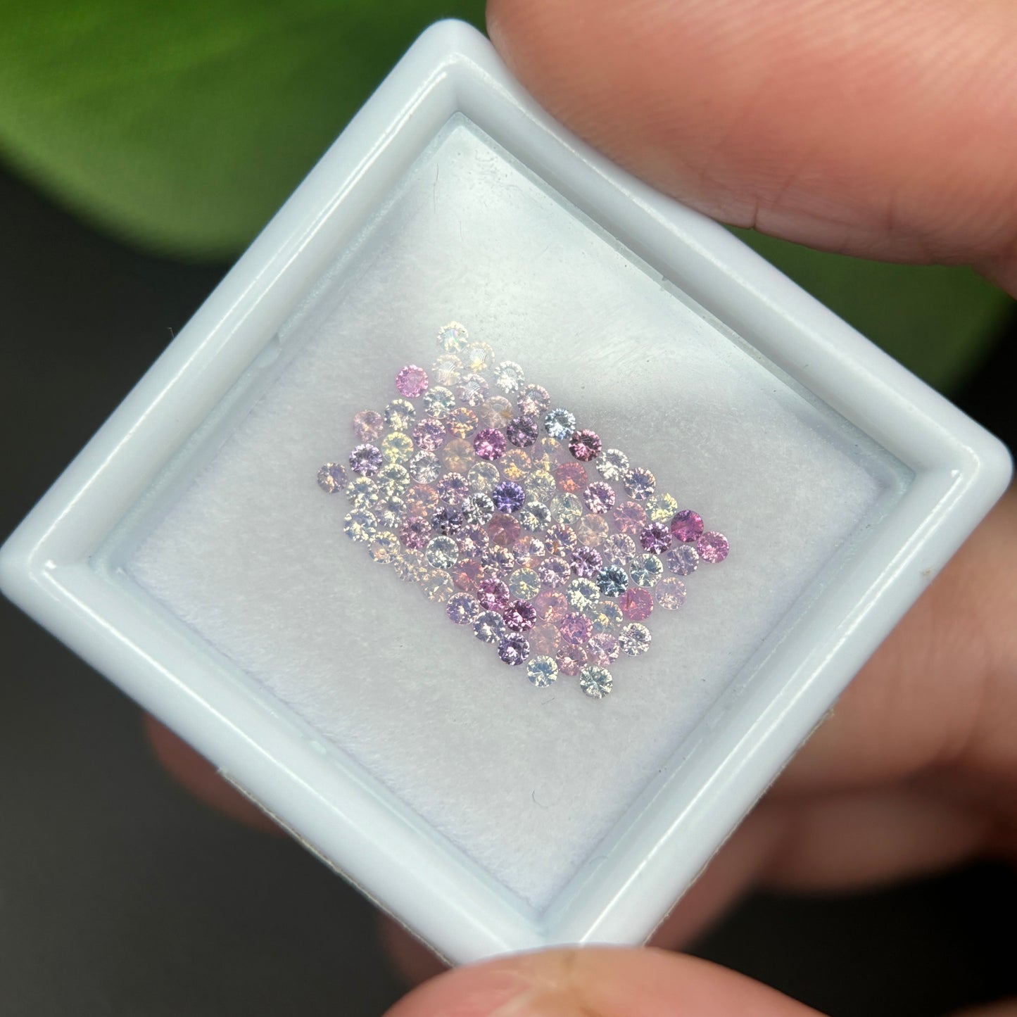 1,0ct/ 82Pcs Natural Sapphire Vietnam, Round Shape, C1 Quality, No Treatment Sapphire Luc Yen.