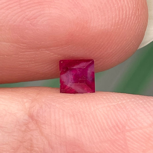 0.45ct Natural Opalescent Ruby Vietnam