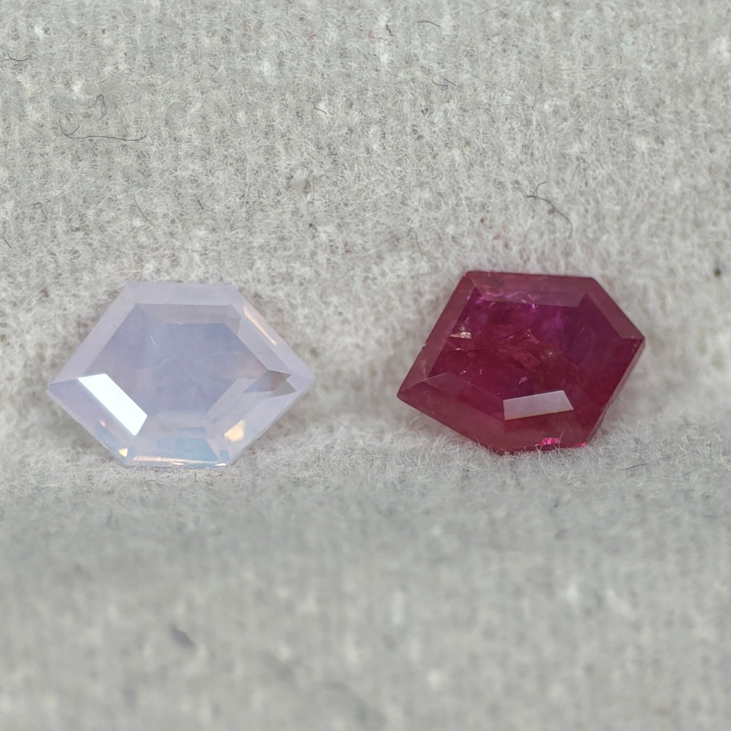 0,87ct/ 2Pcs Natural Ruby & Sapphire Viet Nam. Freeform. No Treatment Ruby, Sapphire Luc Yen.