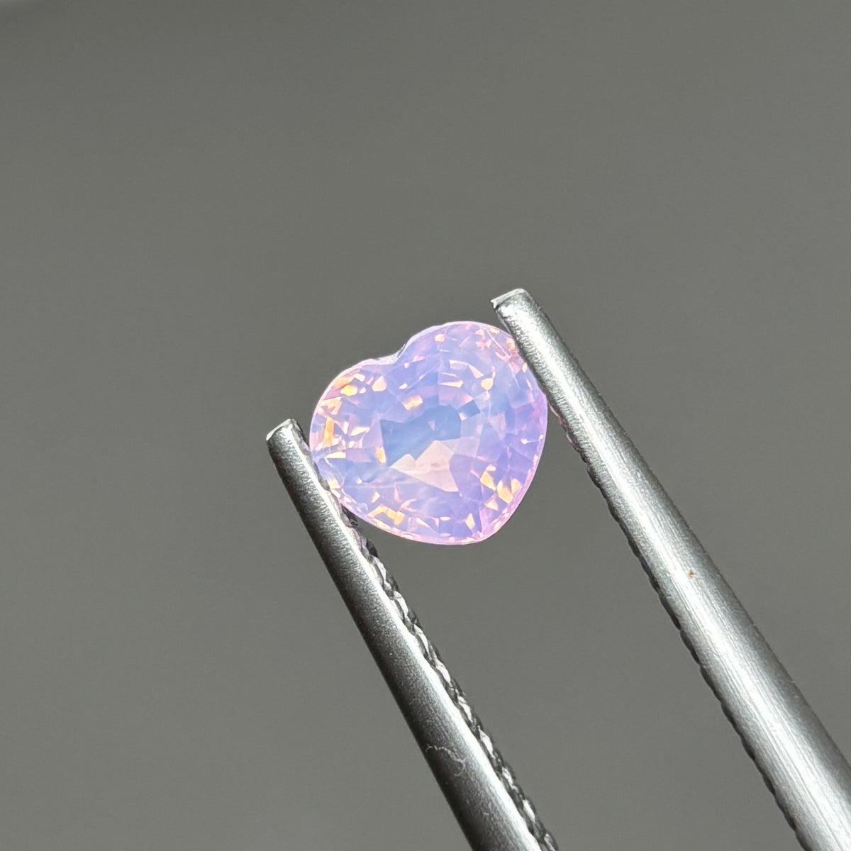 0,57ct Natural Light Pink Milky Sapphire Vietnam. Heart Shape. No Treatment Milky Sapphire Luc Yen.