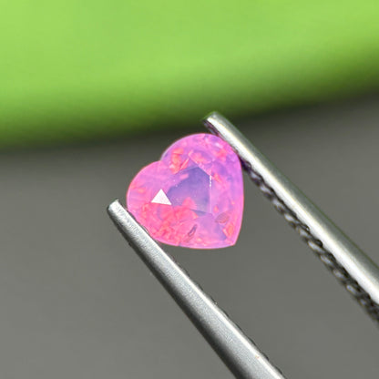 0,79ct Natural Pink Milky Sapphire Viet Nam. Heart Shape. No Treatment Milky Sapphire Luc Yen.