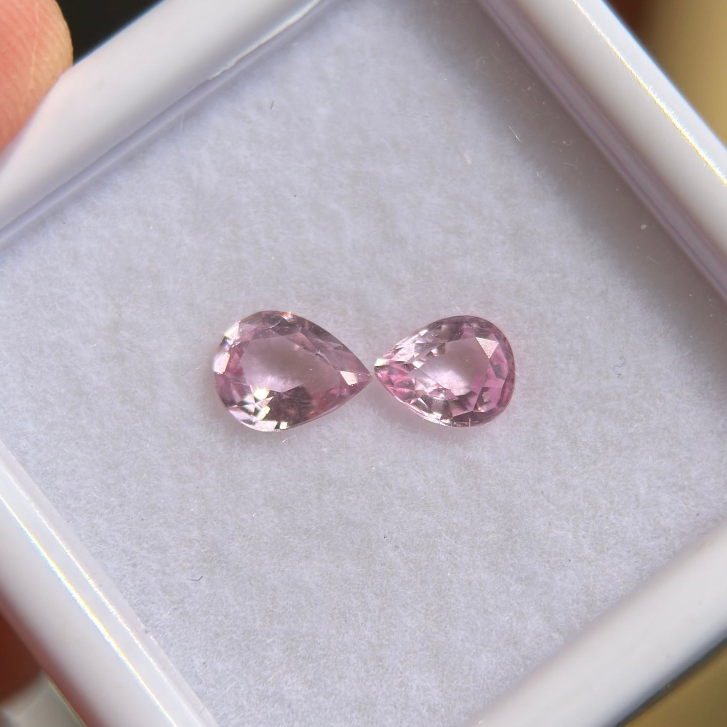0.73 ct/ 2Pcs Natural Pink Spinel Vietnam. Pear Shape. No Treatment.