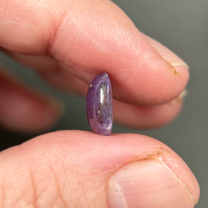 3,5ct Natural Purple Milky Cacbochon Sapphire Viet Nam. No Treatment Sapphire Luc Yen.