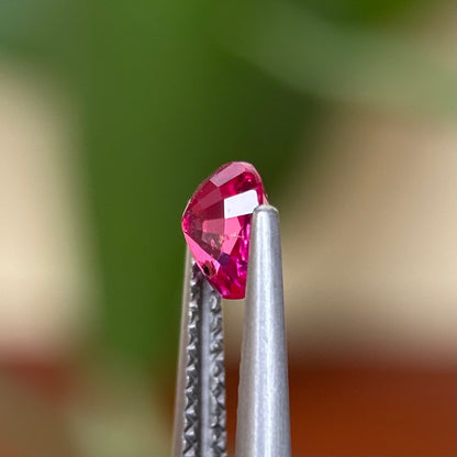 0.76 ct Natural Pink Sapphire Viet Nam. Cushion Shape. No treatment.