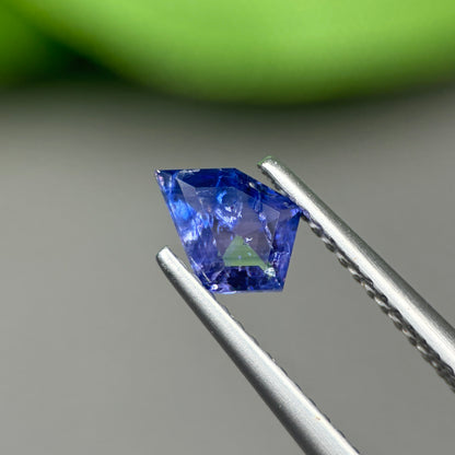 0,59 Natural Blue Milky Sapphire Vietnam. Freeform. No Treatment Milky Sapphire Luc Yen.