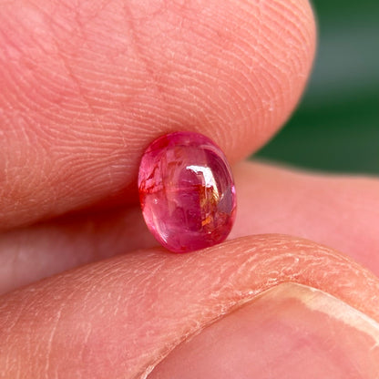 1.0 ct Natural Orangish Pink Sapphire Viet Nam. Cacbochon Cut. No treatment.