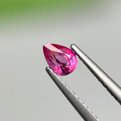 0.46 ct Natural Pink Sapphire Vietnam. Pear Shape.